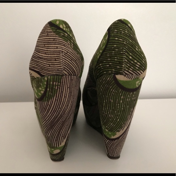 Platform Wedge Multi-Colour from Aldo. - Picture 3 of 4